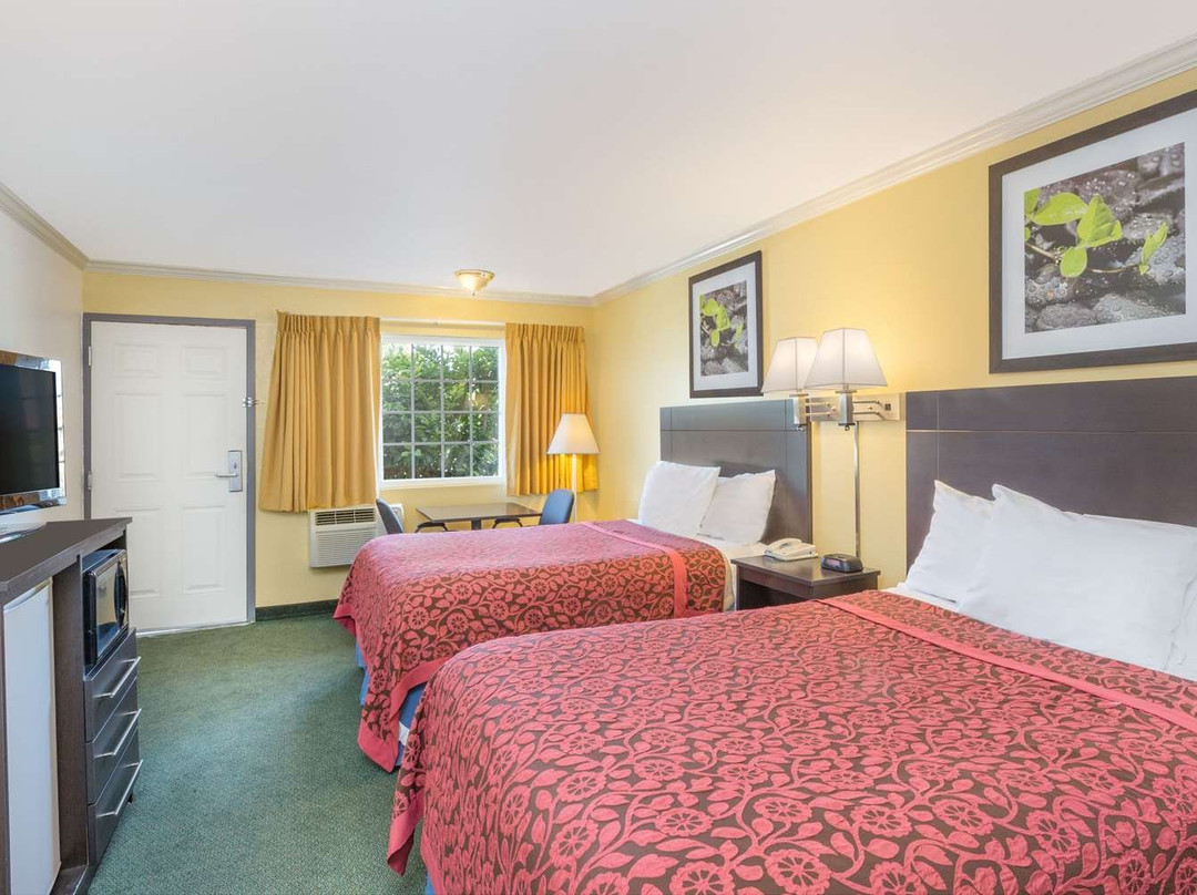 基恩城戴斯酒店主图