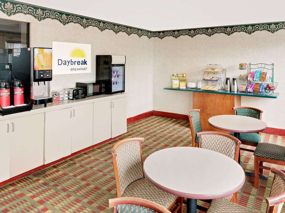 Days Inn & Suites by Wyndham Opelousas主图