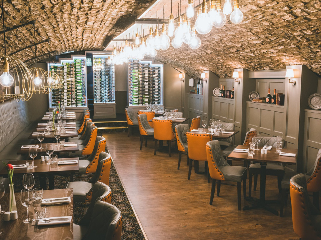 The Bear Hotel主图