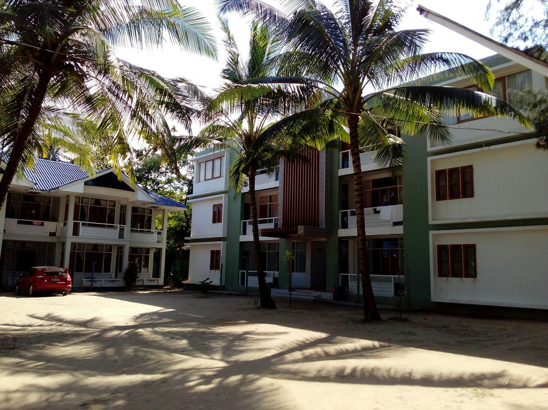 Khine Chaung Tha Hotel