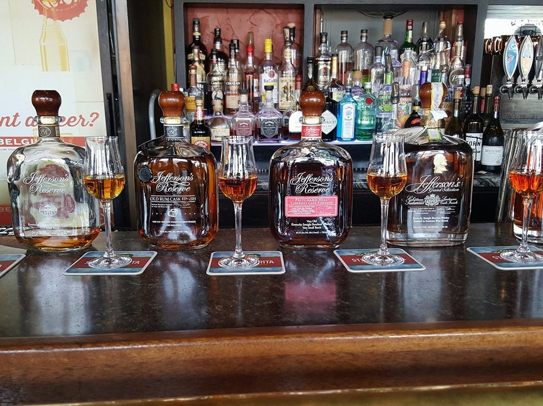 St Charles Lounge-皮尔必去景点