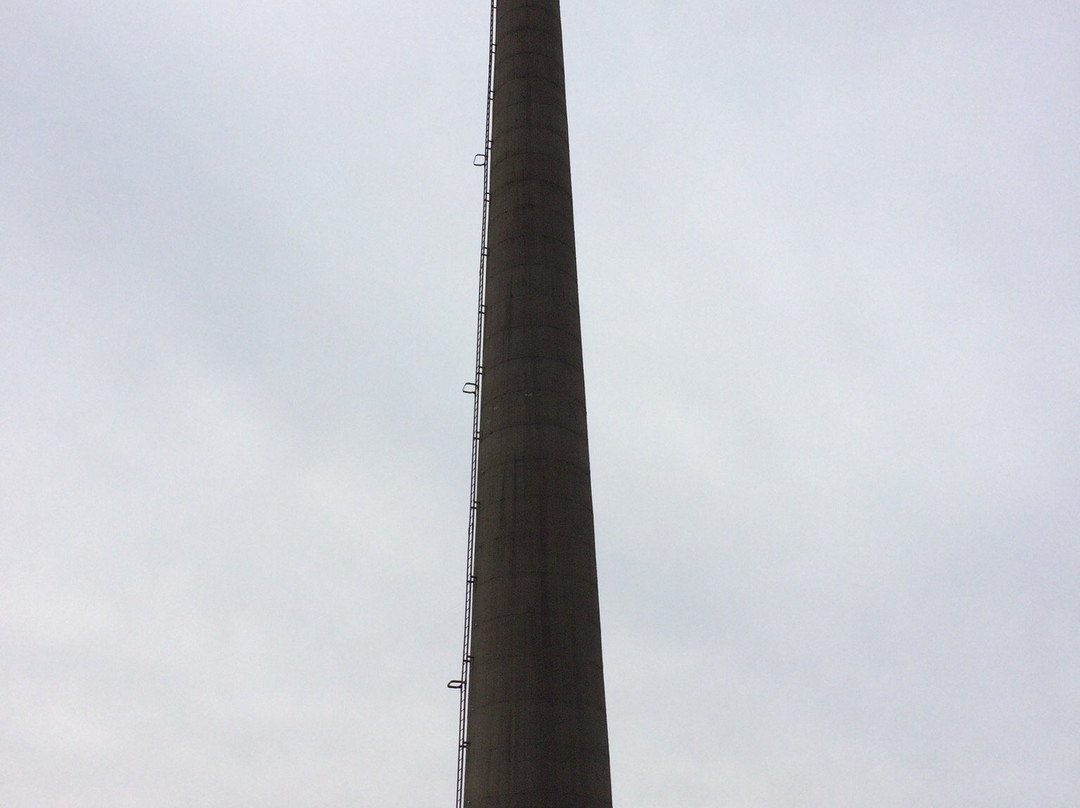 Giant Chimney of Old Hokutan Kasei Industrial Plant-夕张市必去景点
