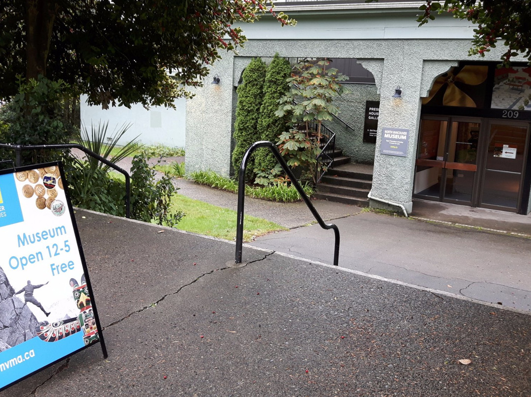 Monova: Archives Of North Vancouver-北温哥华必去景点