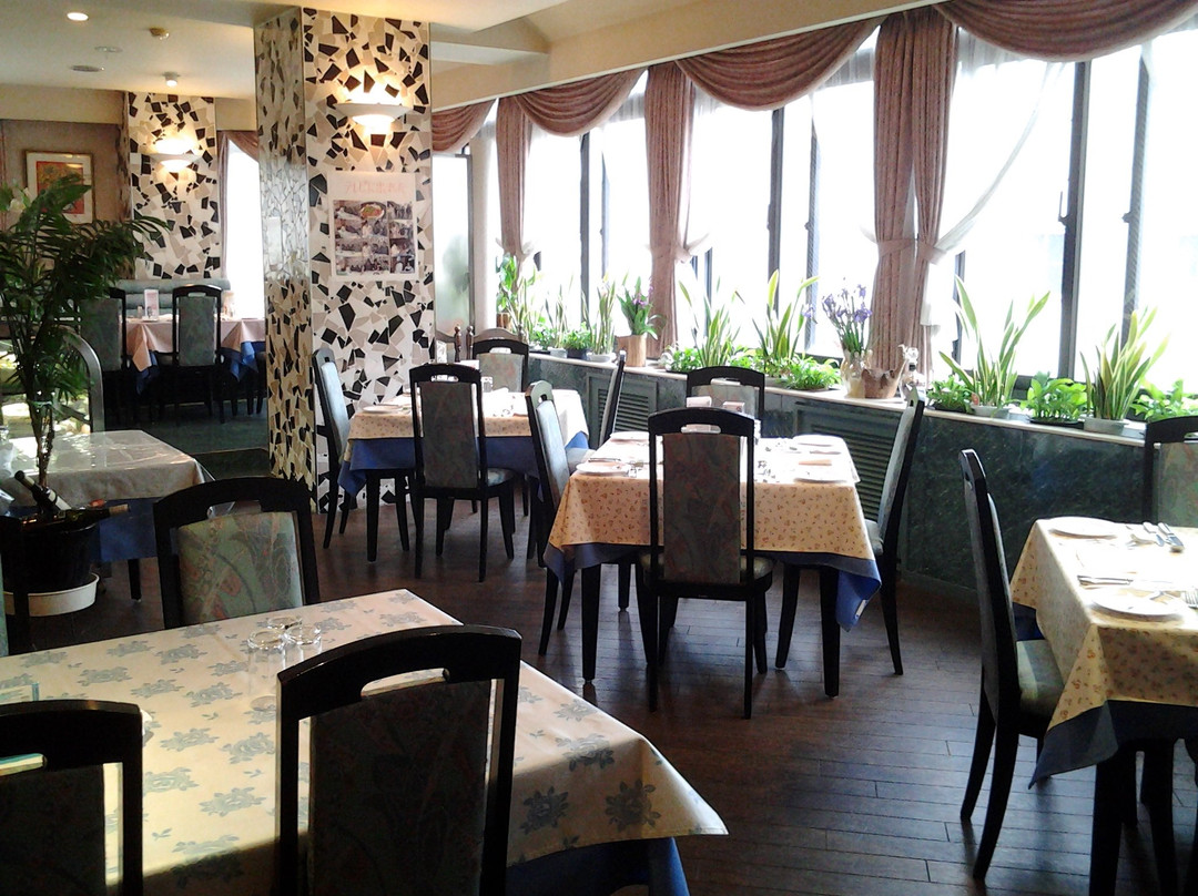 レストランカフェ エルボン