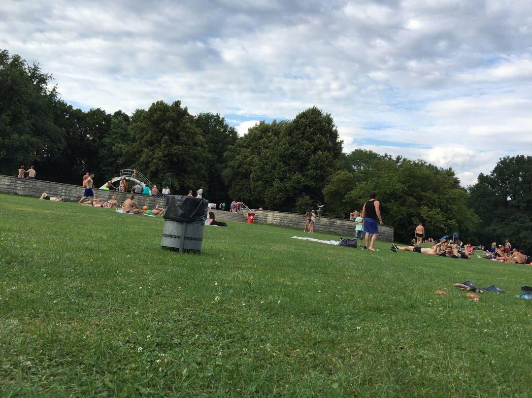 Lehrte旅游景点-Kleefelder Bad