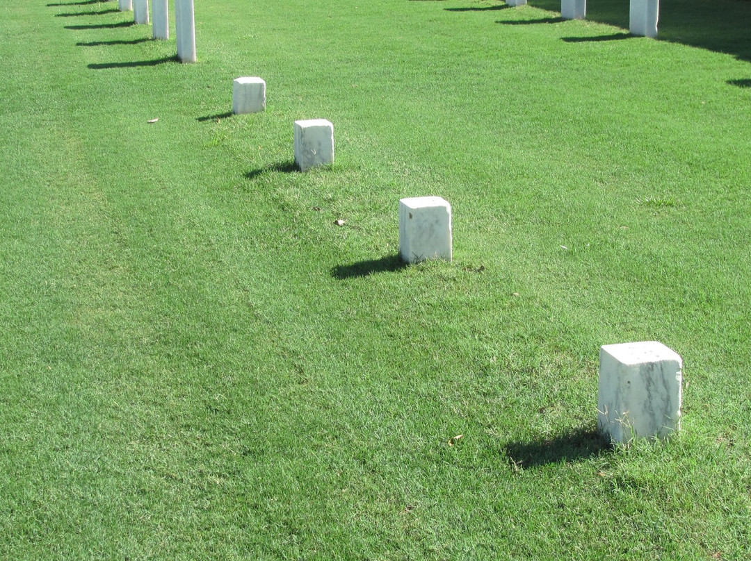 Barrancas National Cemetery景点图片