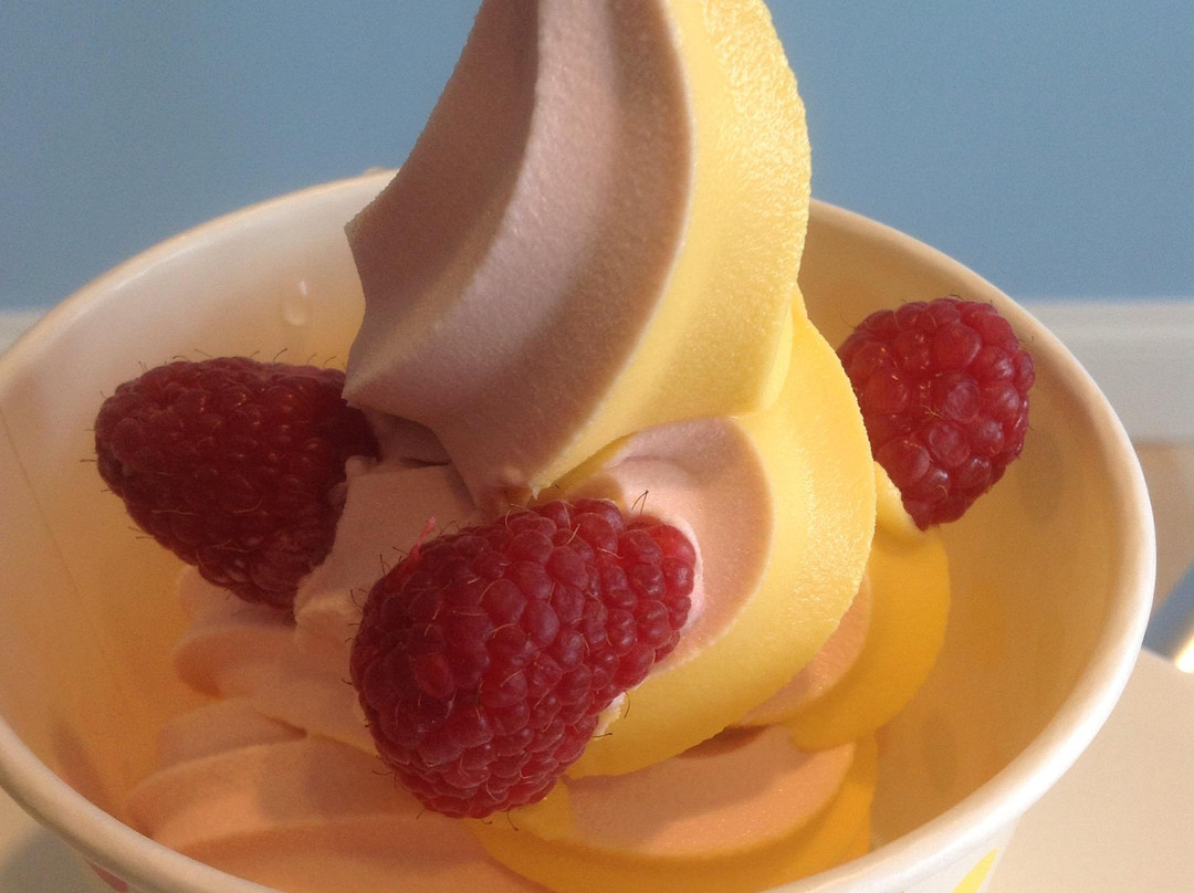 Sweet Luna's Frozen Desserts & Bubble Tea