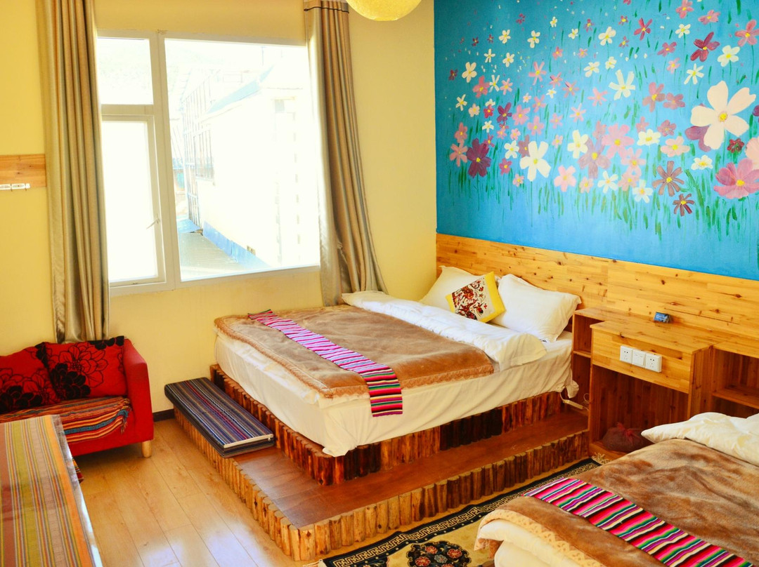 香格里拉楚登硕客栈主图