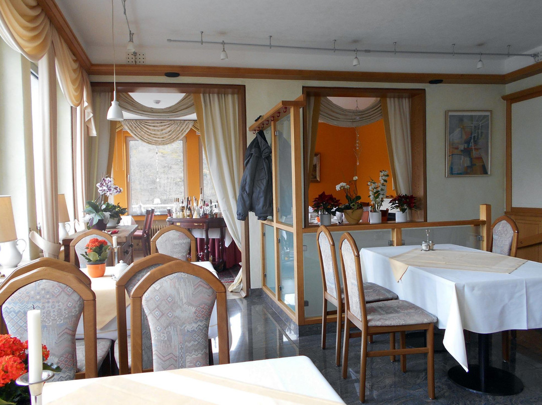 Simmerath酒店住宿-Haus am See