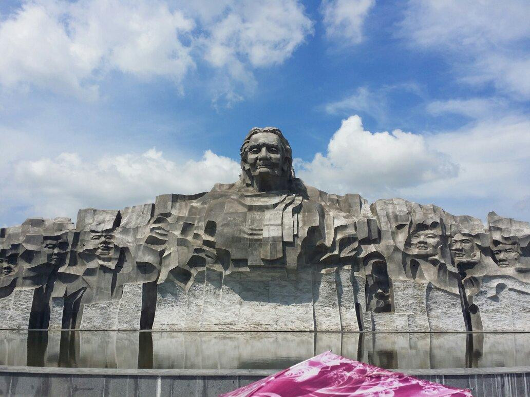 The Vietnam's Heroic Mother Statue景点图片