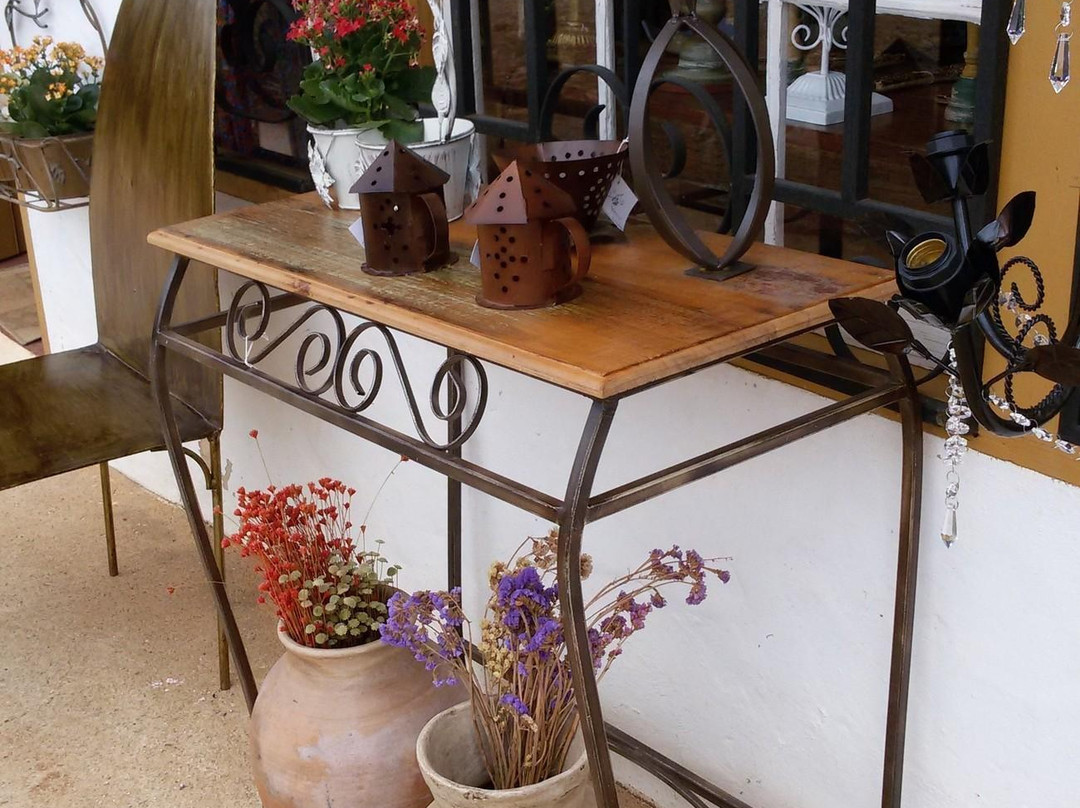 Vanucci Criações-蒂拉登特斯必去景点