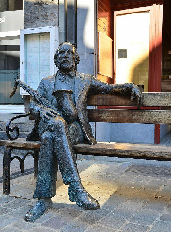 Adolphe Sax Statue景点图片