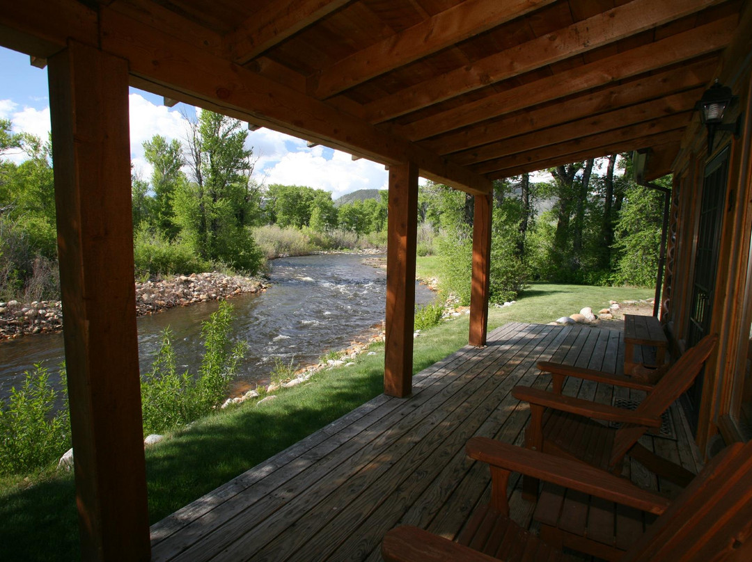 Vee Bar Guest Ranch