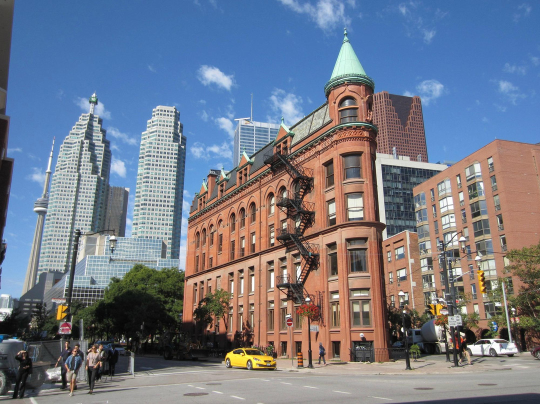 熨斗大楼-多伦多必去景点