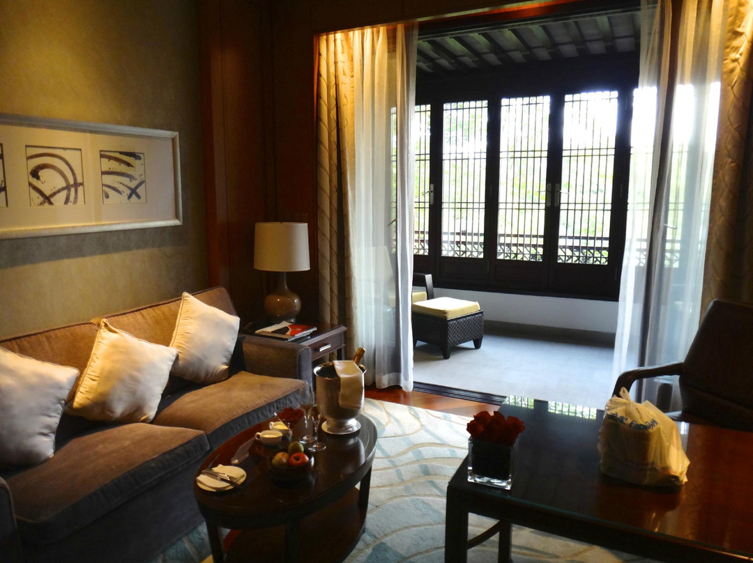 杭州西子湖四季酒店主图