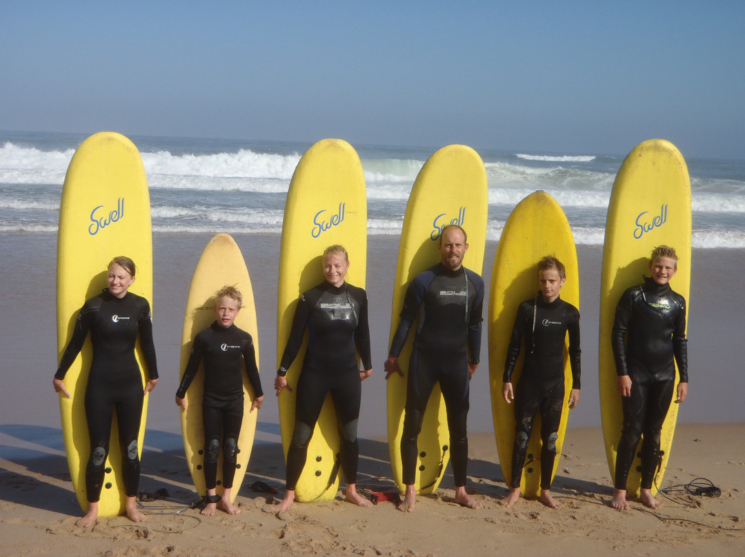Hooked Surf School景点图片