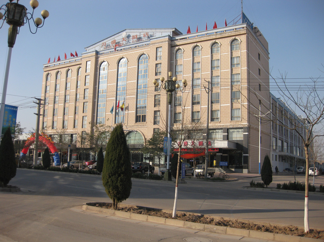 万盛大酒店主图