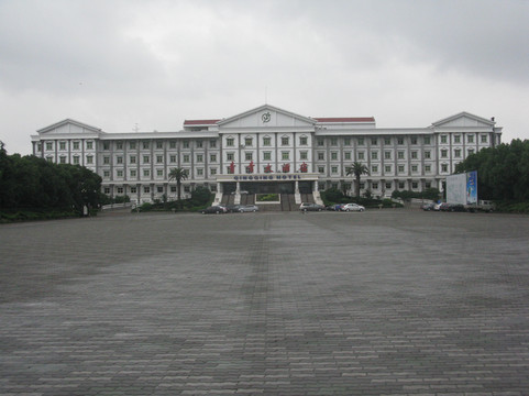 上海青青大酒店主图