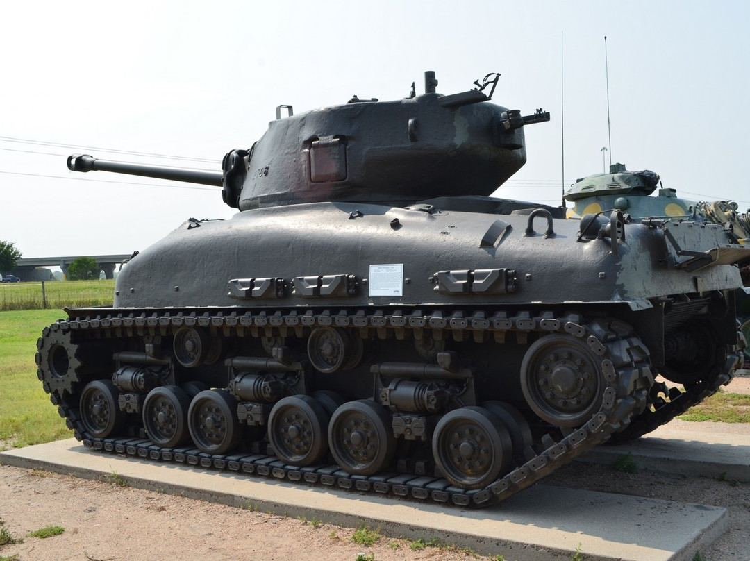 Heartland Museum of Military Vehicles景点图片
