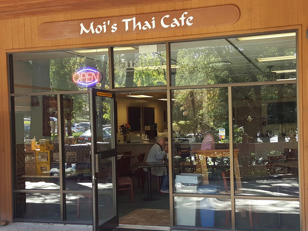 Oregon House餐馆和美食-Moi"s Thai Cafe
