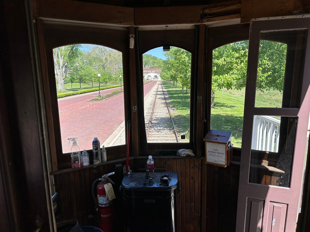 West Baden Springs Hotel主图