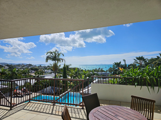 降灵岛水边度假村主图