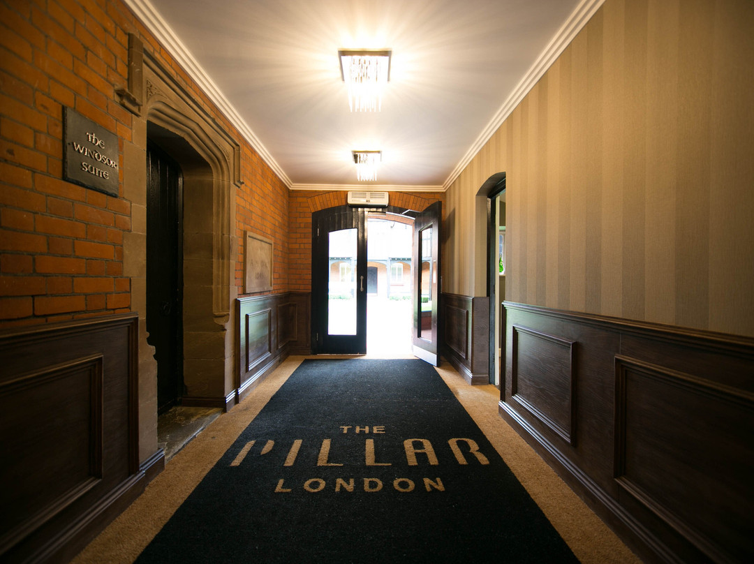 The Pillar Hotel主图