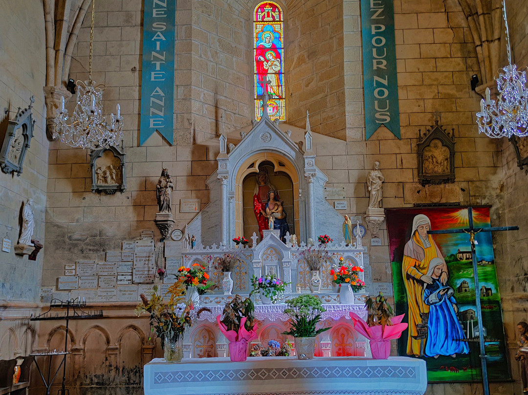 Eglise Sainte-Anne à Sainte-Anne-Saint-Priest景点图片