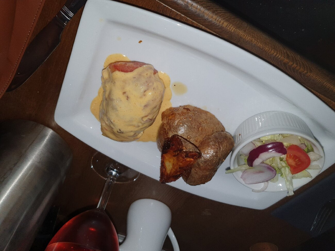 The Golden Ball Luxury Pods主图