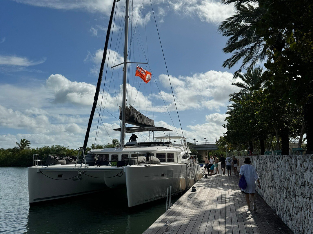 Point Blue Sailing-Camana Bay必去景点