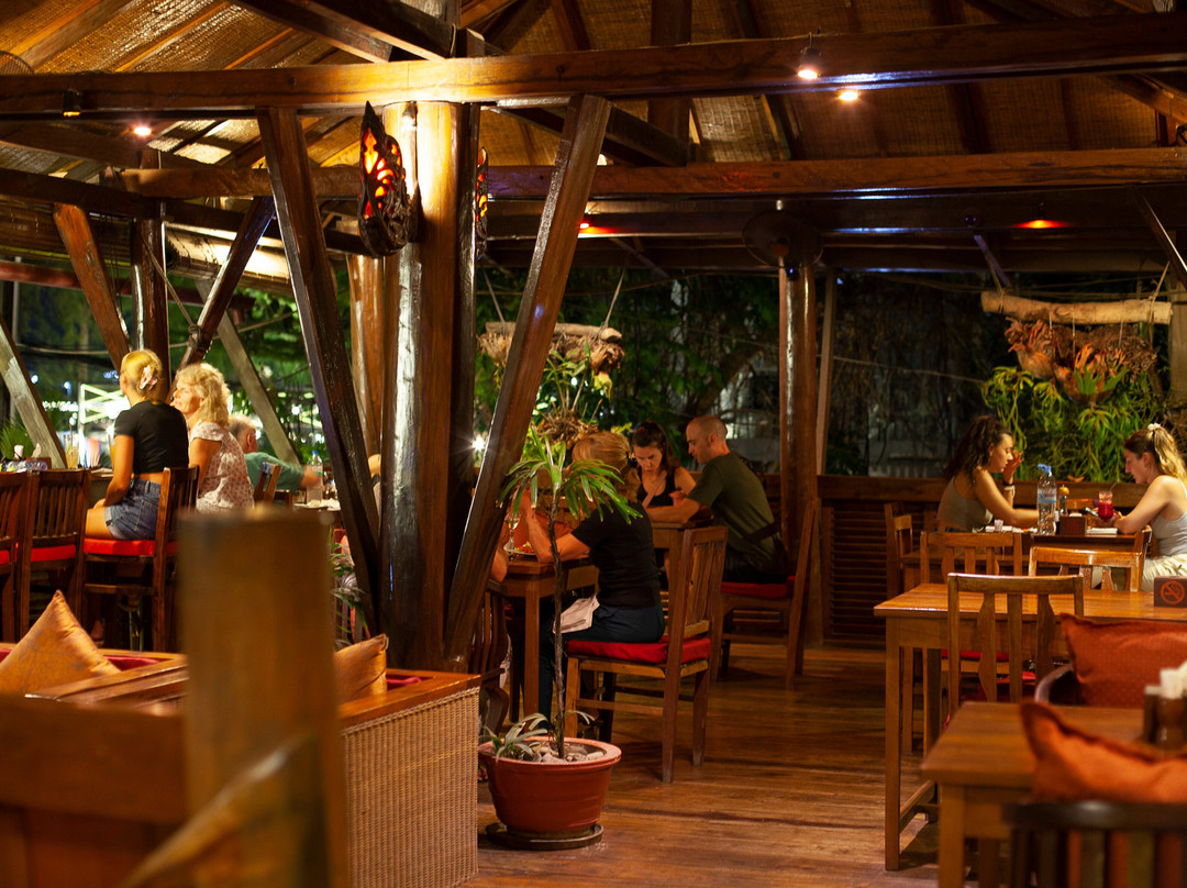 瑞奇提奇塔威酒店主图