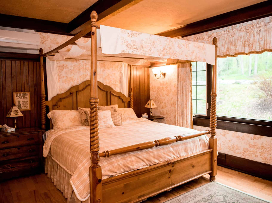 Springside Inn主图