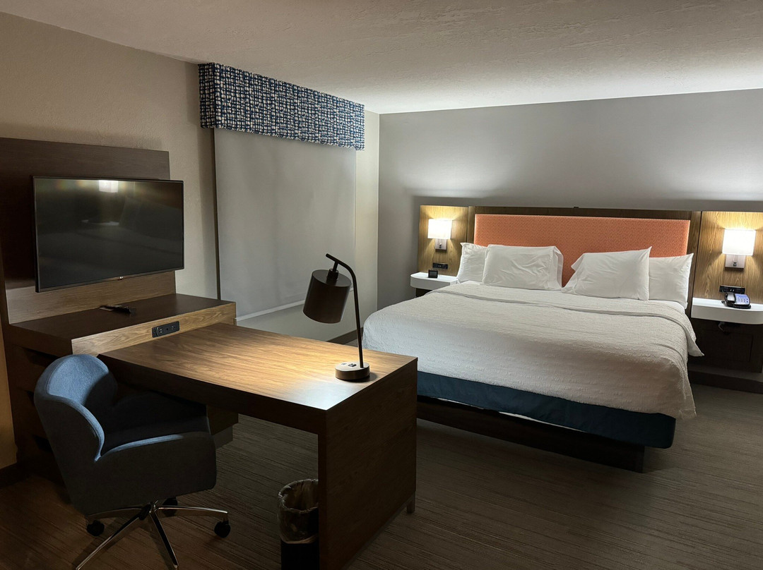 卡斯帕尔希尔顿恒庭旅馆&套房酒店主图