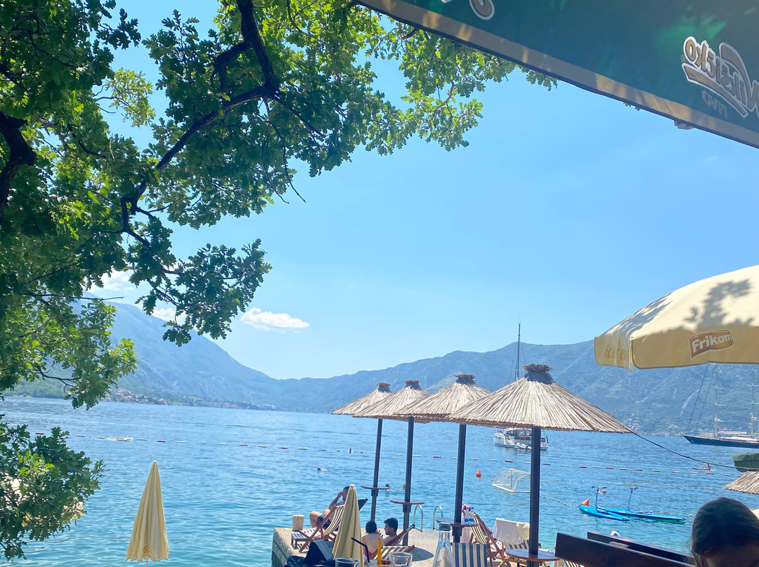 Grota - Plažni bar i restoran