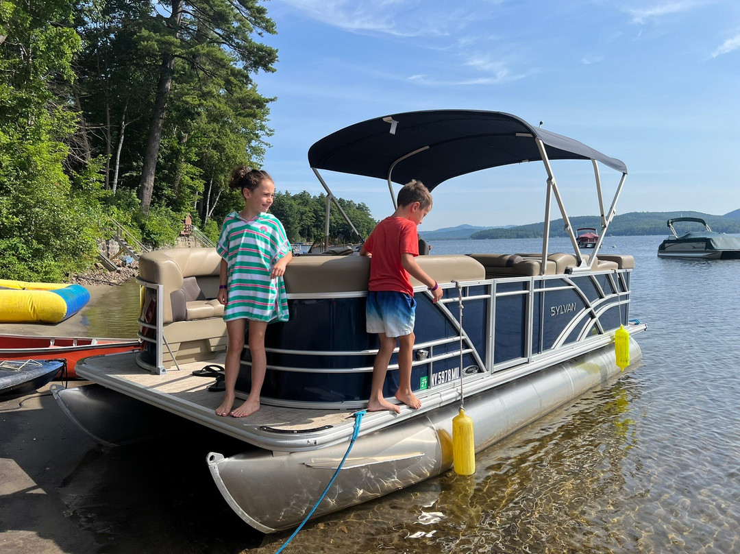 Schroon Lake Marina景点图片
