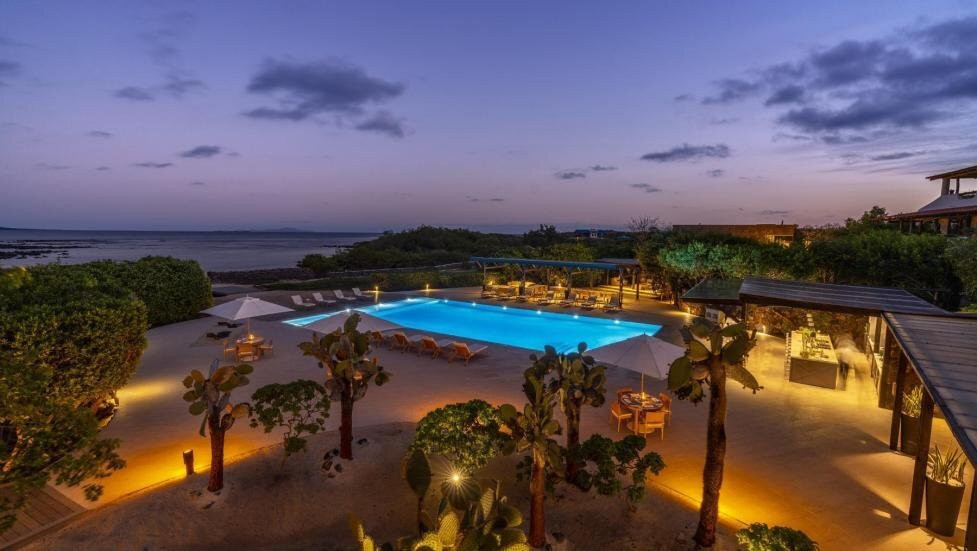 芬奇湾酒店主图