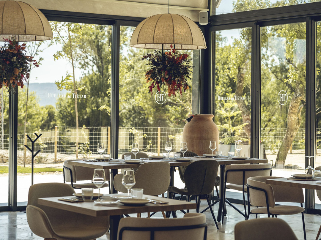 Restaurante y Bodega Huellas del Tiétar