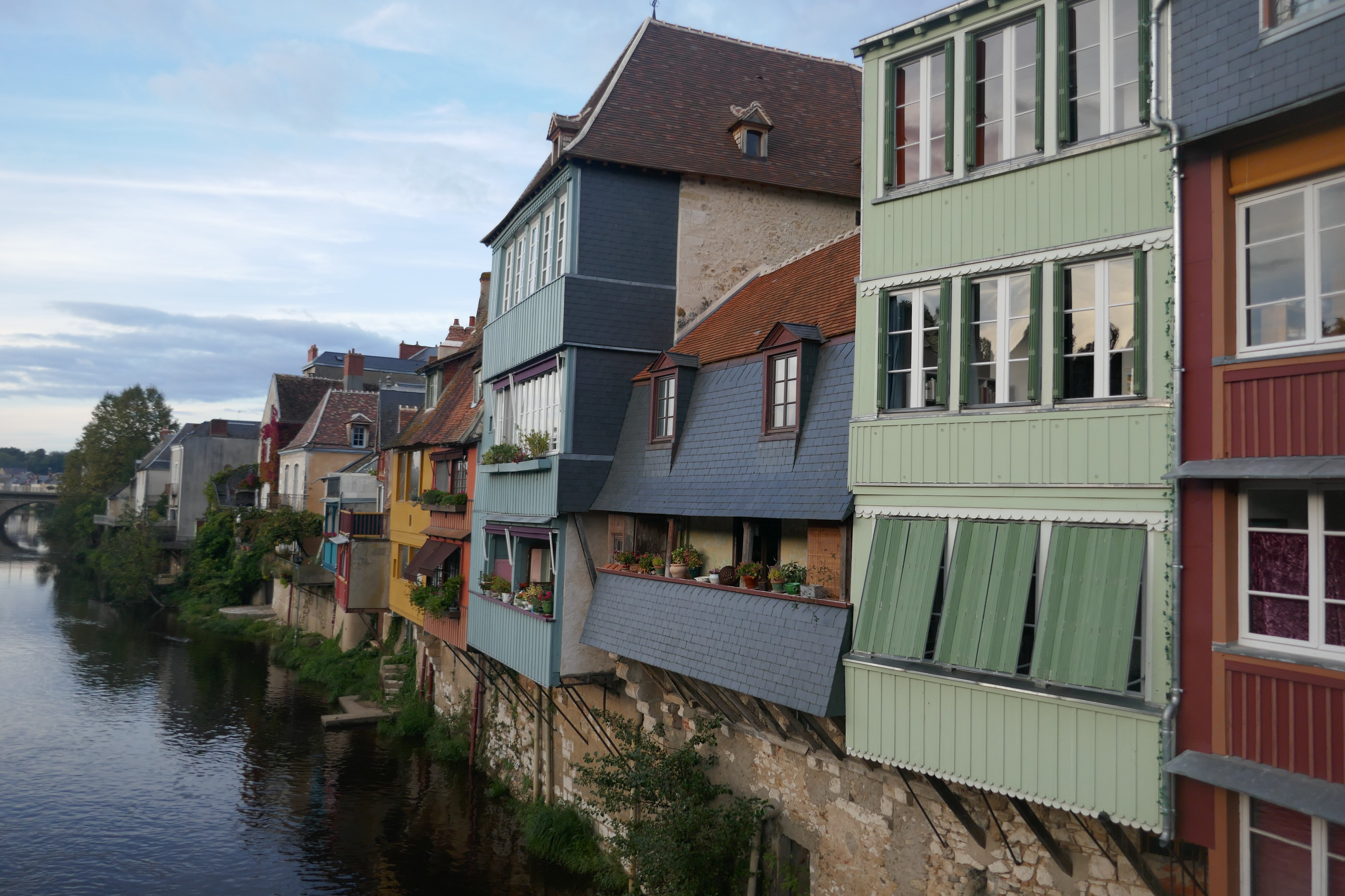 Les Vieilles Maisons du Pont-官方