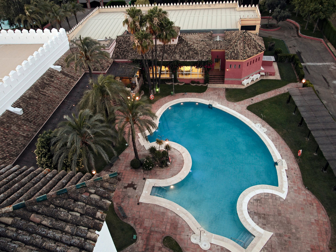 阿瓦德斯贝纳卡松酒店主图