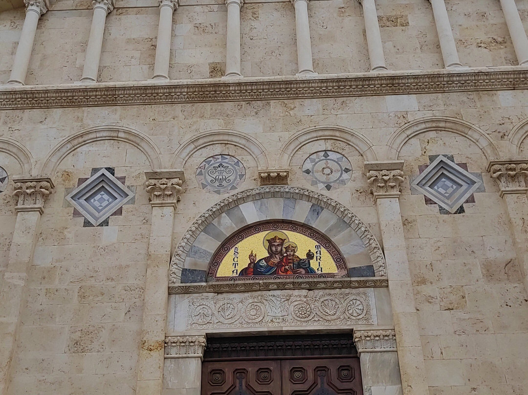 Carrozzaservice-卡利亚里省必去景点