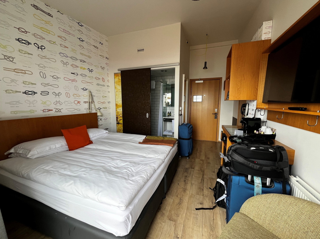 冰岛雷克雅未克滨海酒店主图