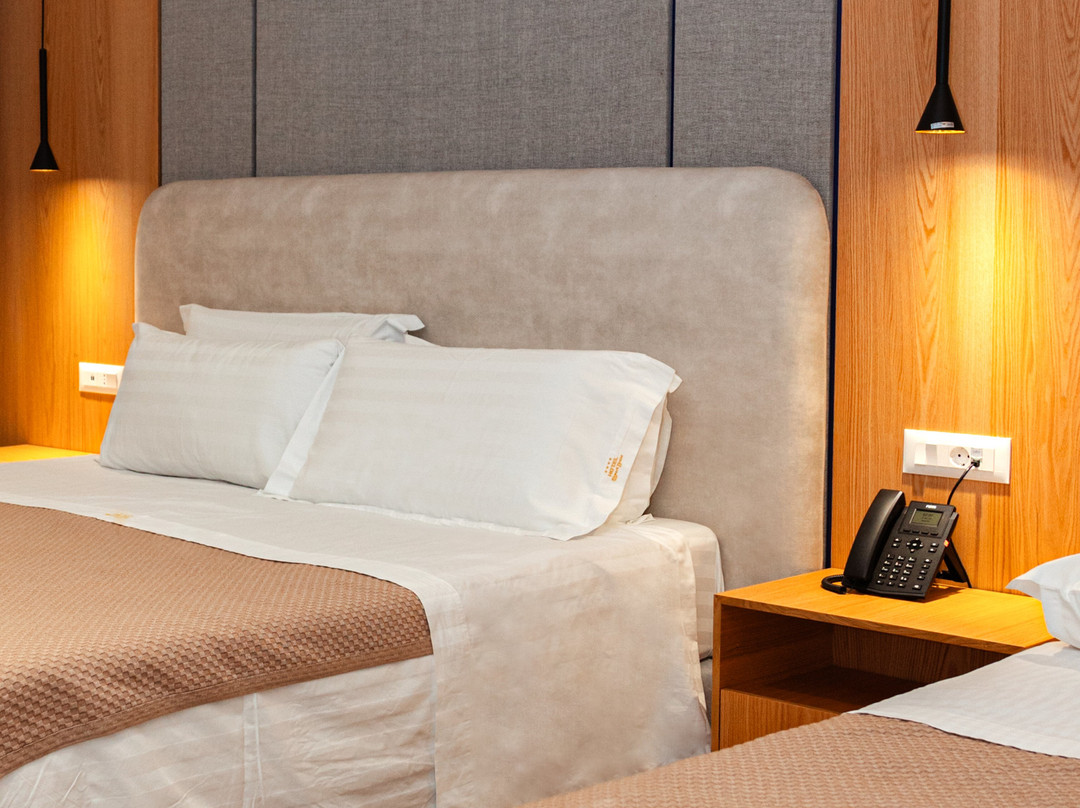 Airport Hotel Tirana主图