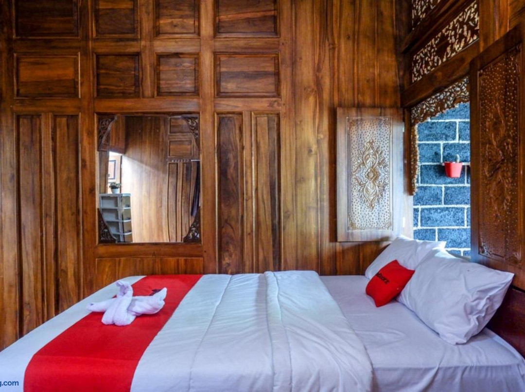 RedDoorz Syariah Near Terminal Mendolo Wonosobo 2