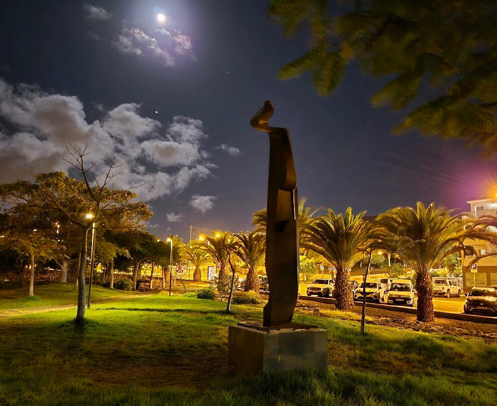 Parque Del Charco Sculpture