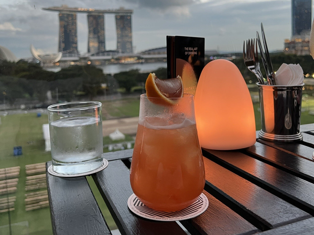 Smoke & Mirrors-新加坡必去景点