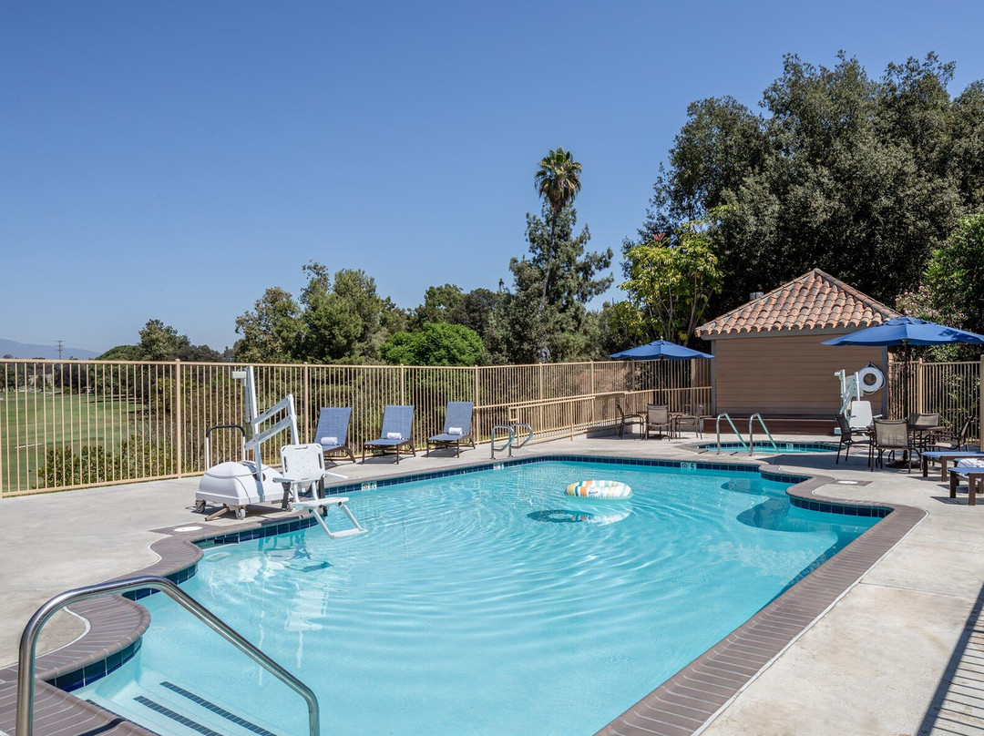 艾尔钻石吧套房套房酒店主图