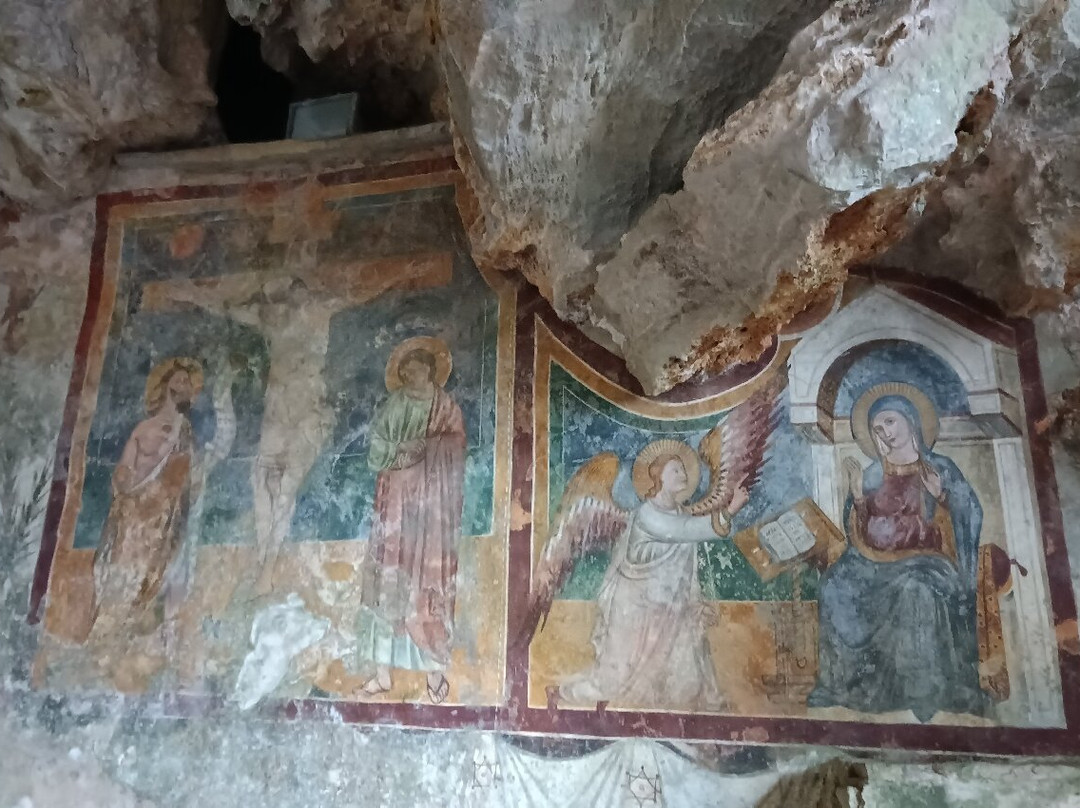 Santuario Del crocefisso景点图片