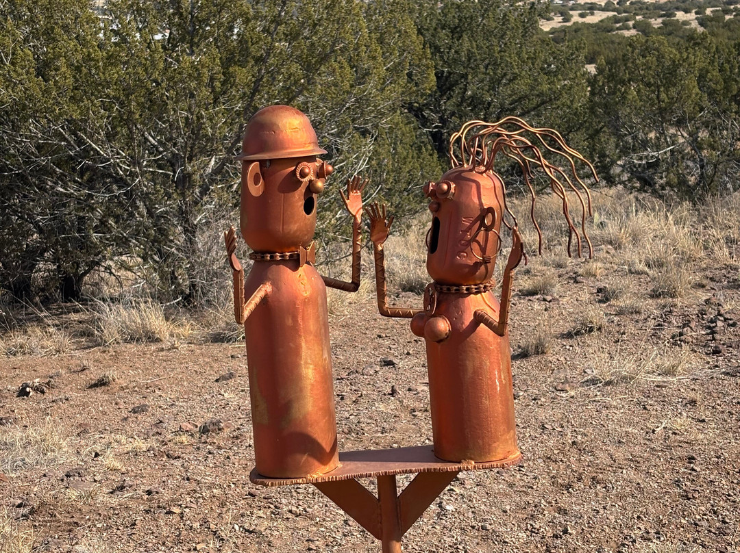 One Man's Junk Art Trail-Alpine必去景点