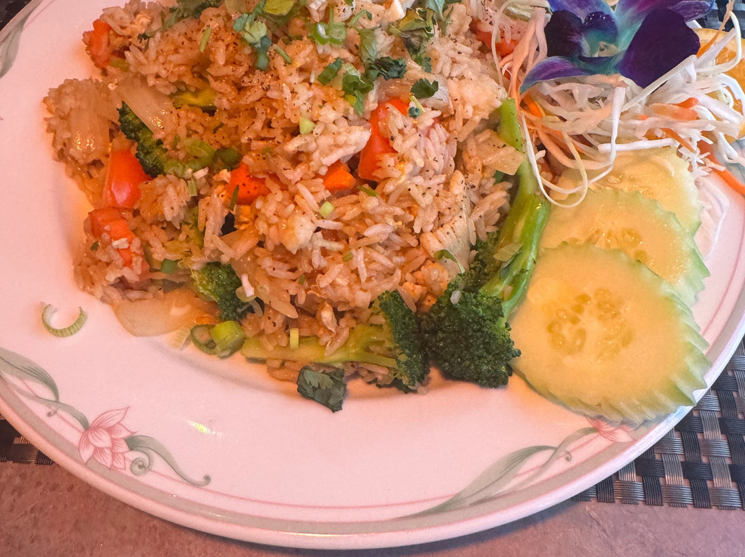 Thai 5 Restaurant & Sushi Bar