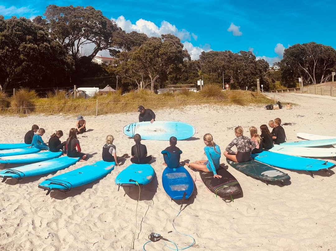 Learn 2 Surf Waipu Cove景点图片
